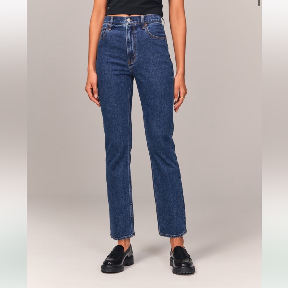 Abercrombie & Fitch Ultra High Rise Ankle Straight Jean
